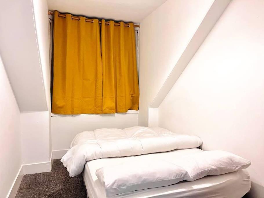 Crown House Two Bedroom Apartment Aberdeen Bagian luar foto