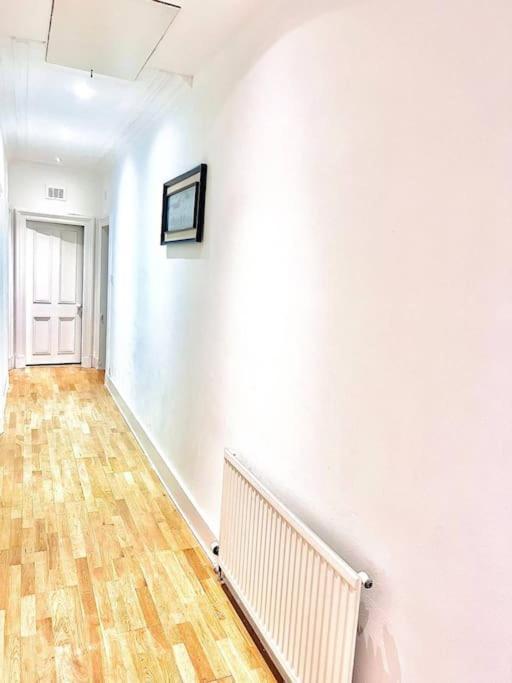 Crown House Two Bedroom Apartment Aberdeen Bagian luar foto