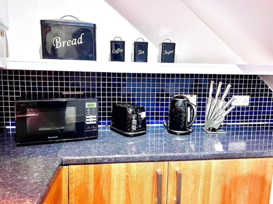 Crown House Two Bedroom Apartment Aberdeen Bagian luar foto